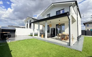 Casa individuala,mobilata/utilata modern,totul nou. - Poză 16