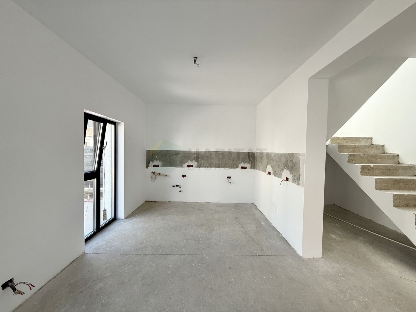 Vila 5 camere Tunari langa Cosmopolis - Poză 15