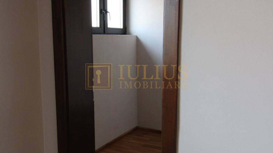 Braytim; 3 dormitoare, living saptios cu semineu. - Poză 15