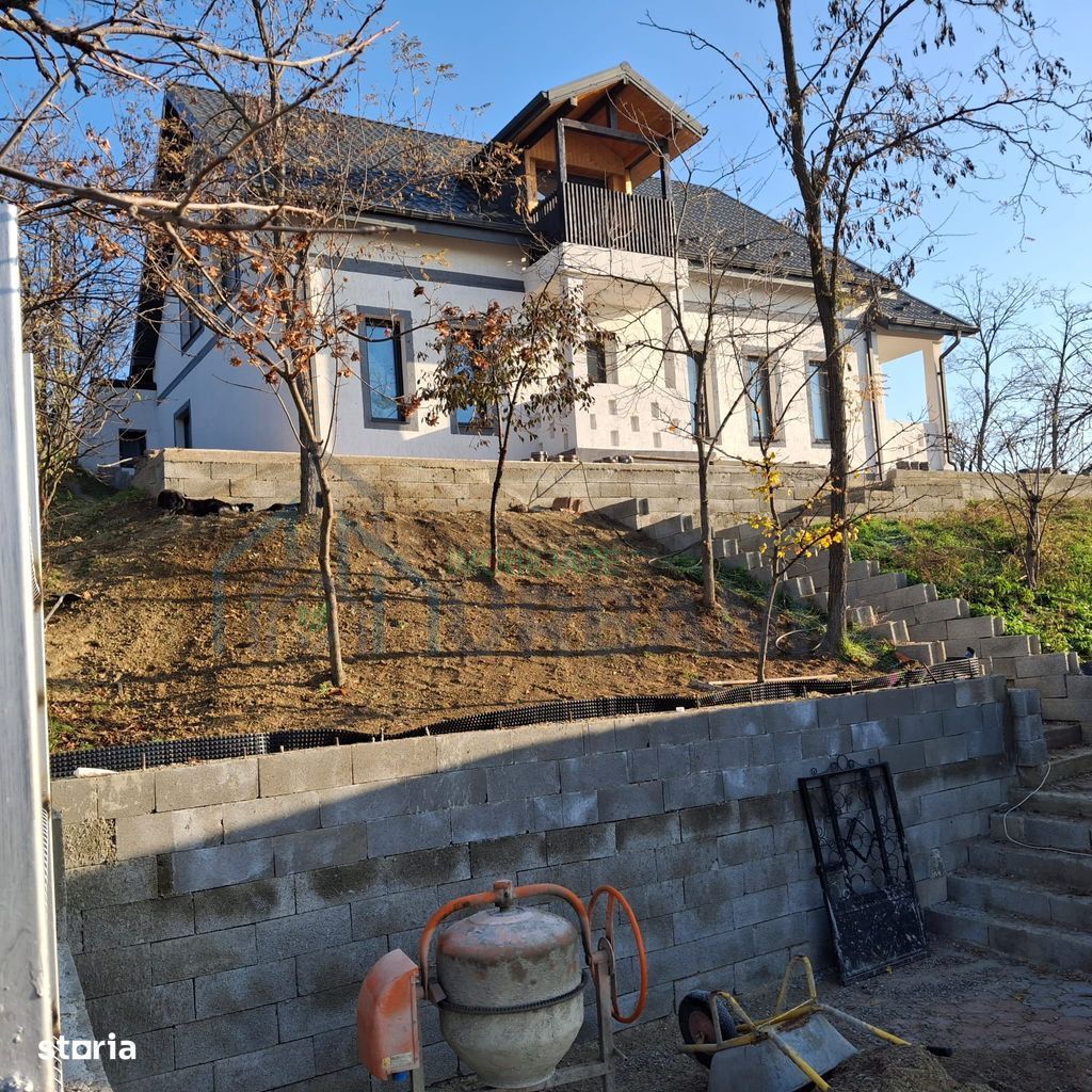 Vând casă P+M (2020) cu teren 1500m, Țigănași stradă principală - Poză 10