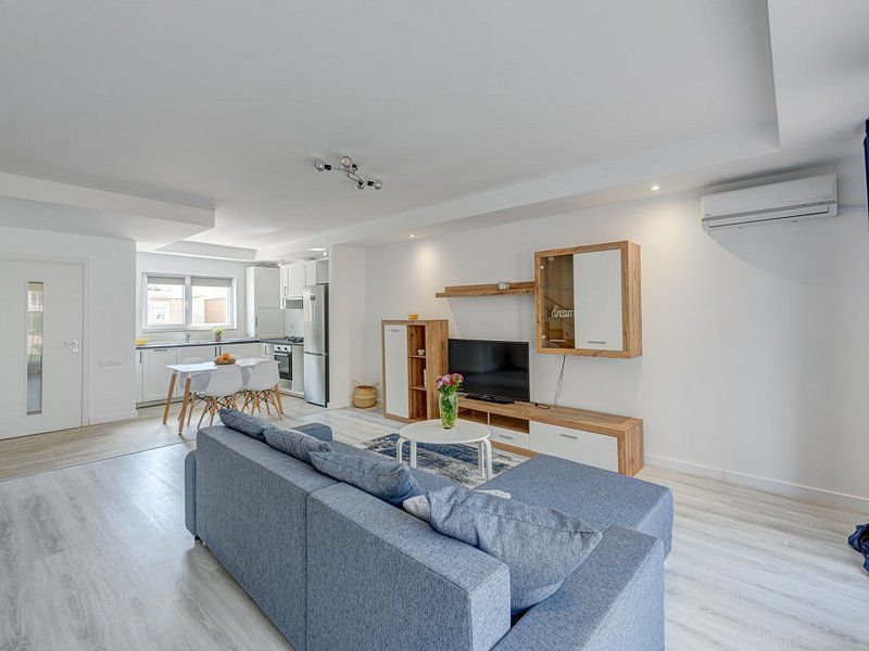 Casa Cosmopolis, prima inchiriere - Poză 8