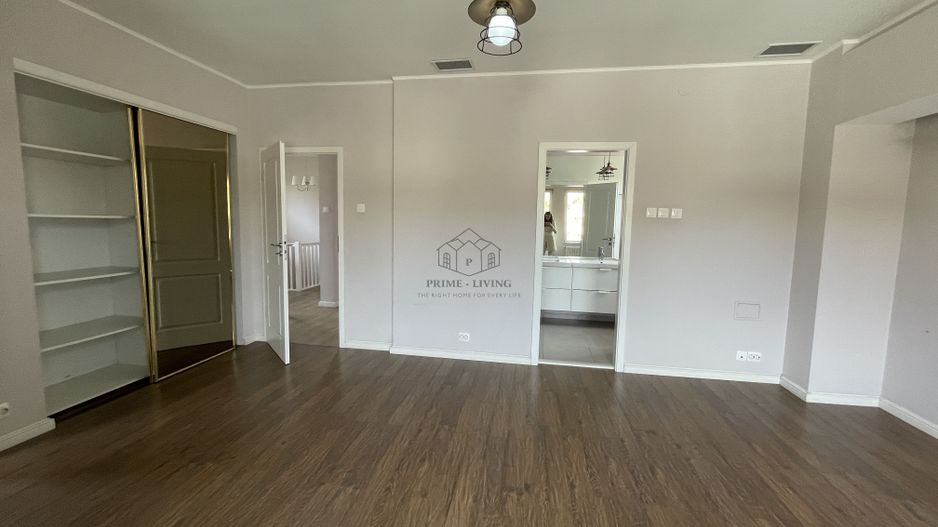 VILA SPATIOASA LA INCHIRIERE IN ZONA PIPERA LANGA SCOLI - Poză 20