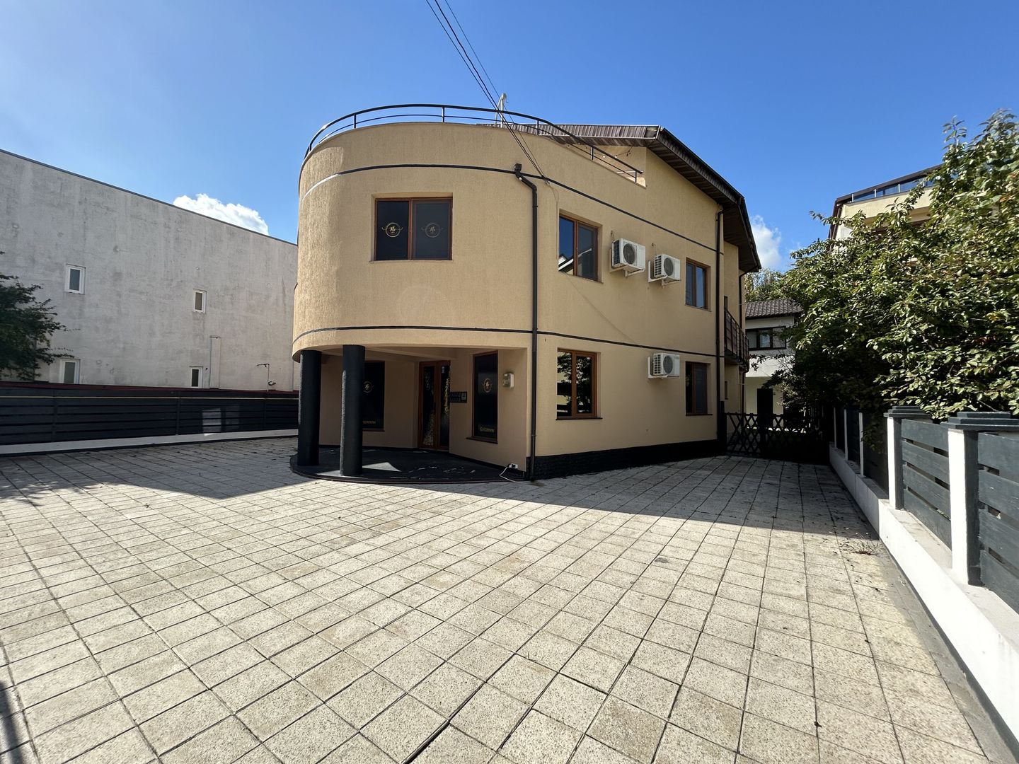 Hotel Boutique 18+ (adults only) + Casa P+1 --- teren 501mp --- str D4 - Poză 1