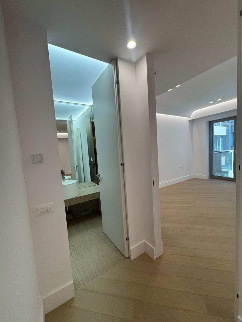 3 CAMERE || CORTINA 126 || EROUIANCU NICOLAE - Poză 6