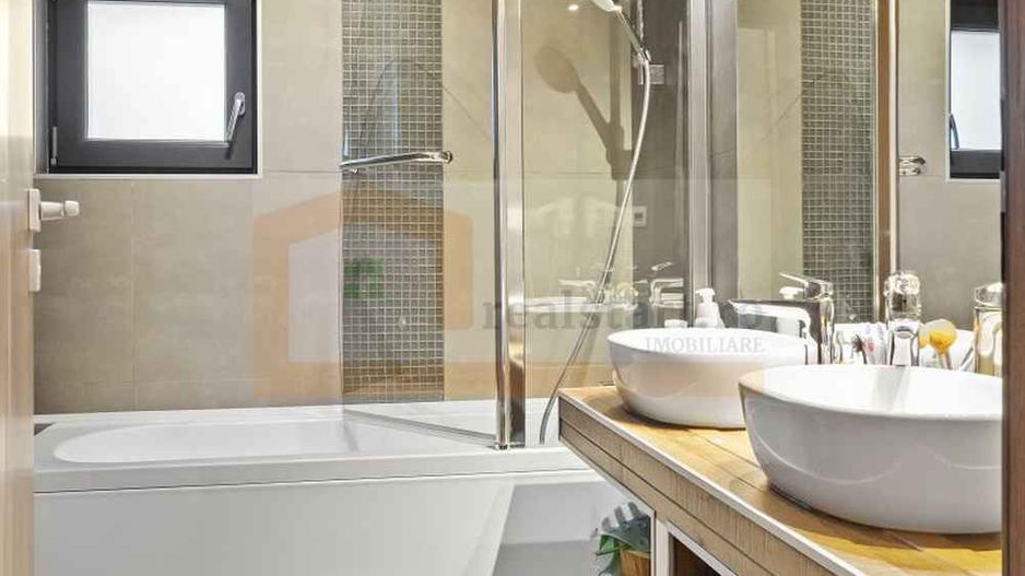 Deschidere Lac Snagov, Semineu, Garaj barca cu lift, ponton - Poză 34