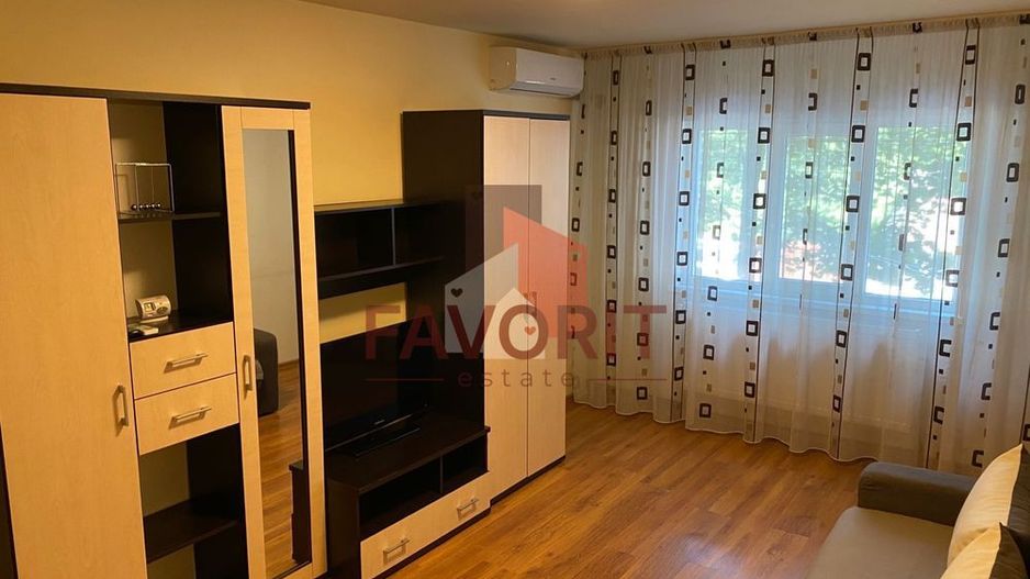 Etaj 1 . Decomandat. Zona Lipovei - Poză 2