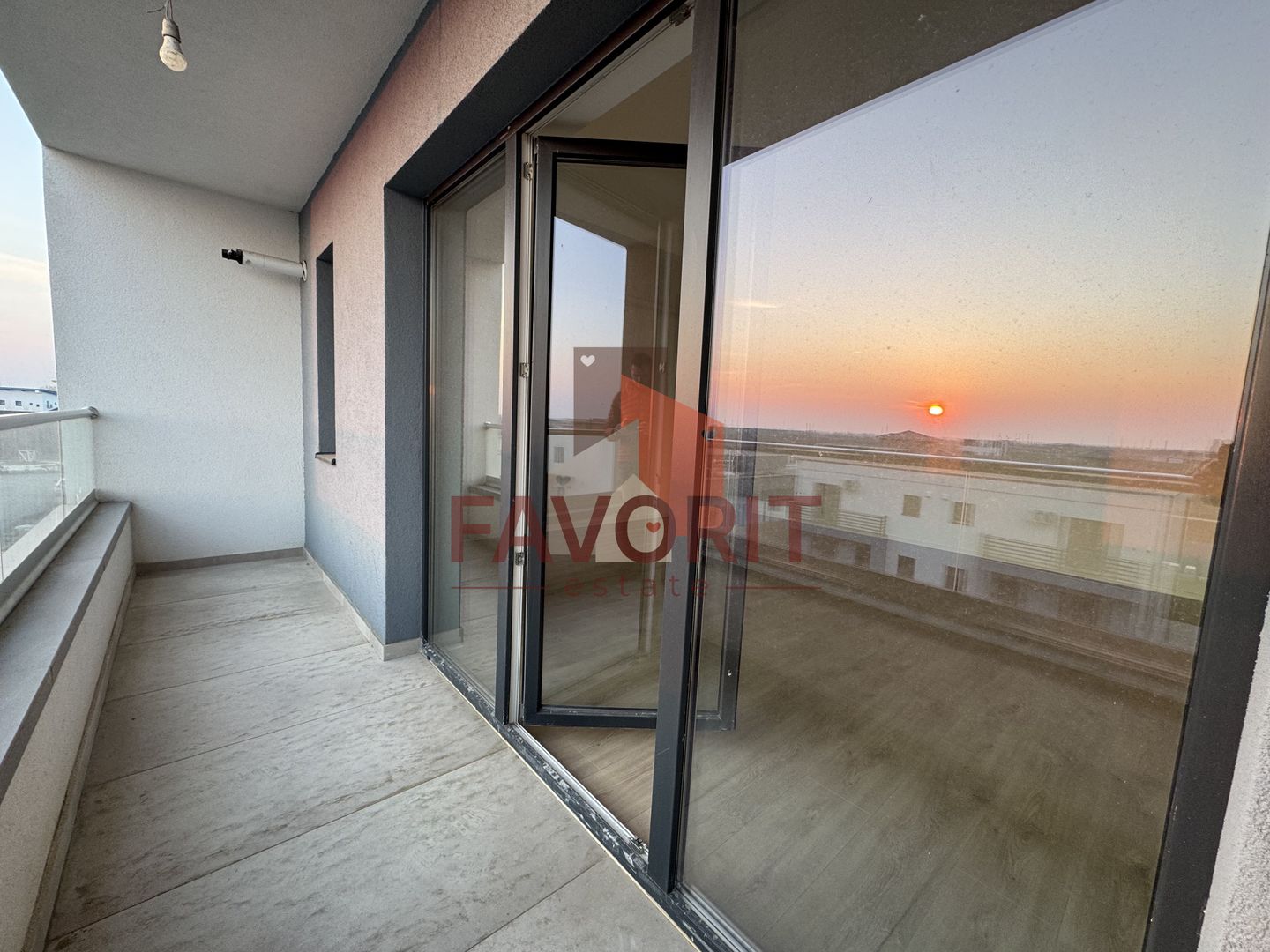 Etaj 1. Decomandat. Cu 2 bai - Poză 9