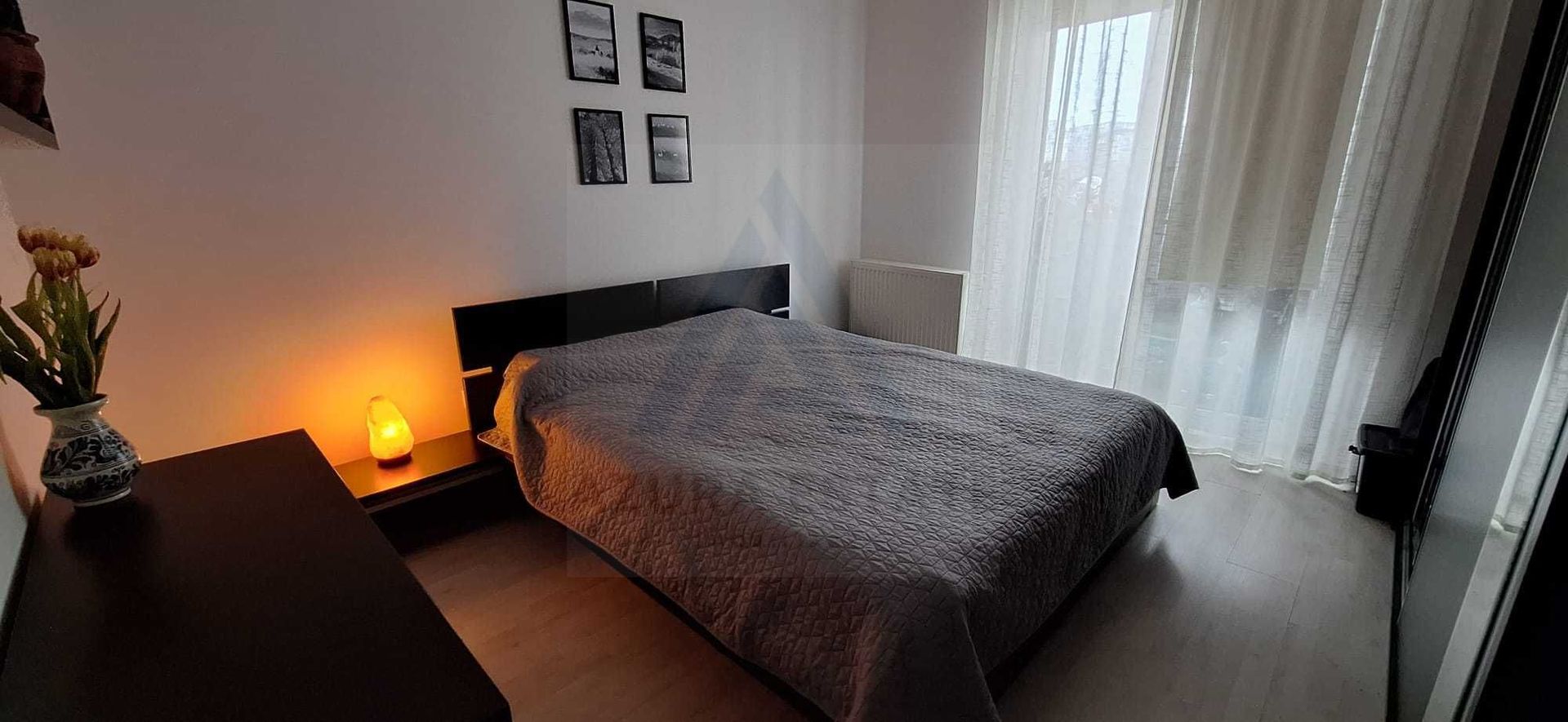 Apartament modern 3 camere 2 bai 2 balcoane etaj 2 si parcare Turnisor - Poză 3