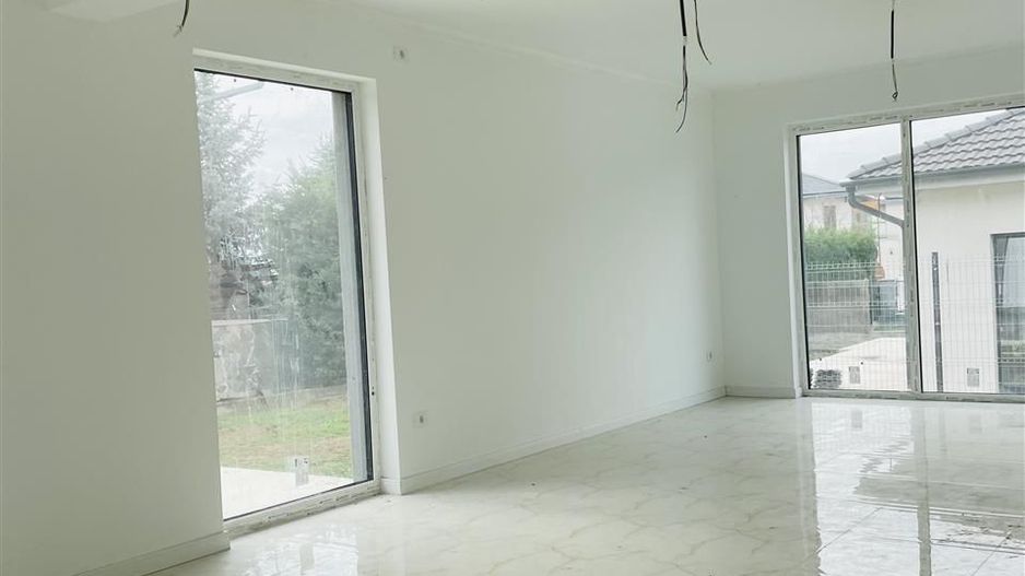 Casa P finisata zona Oncea - Poză 7