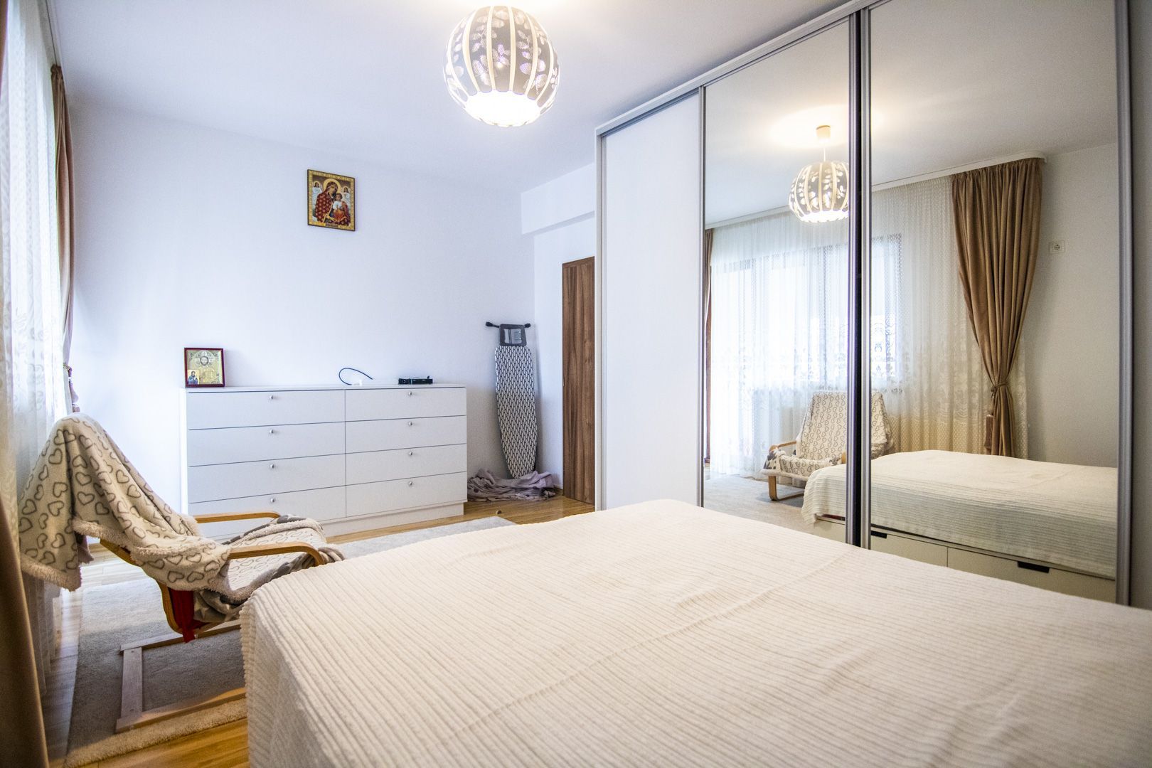 Drumul Taberei - Cartierul Latin, 3 camere, 2 bai, mobilat si utilat! - Poză 1