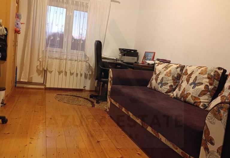 Casa Cisnadie etaj 1 integral cu intrare separata si curte comuna - Poză 3