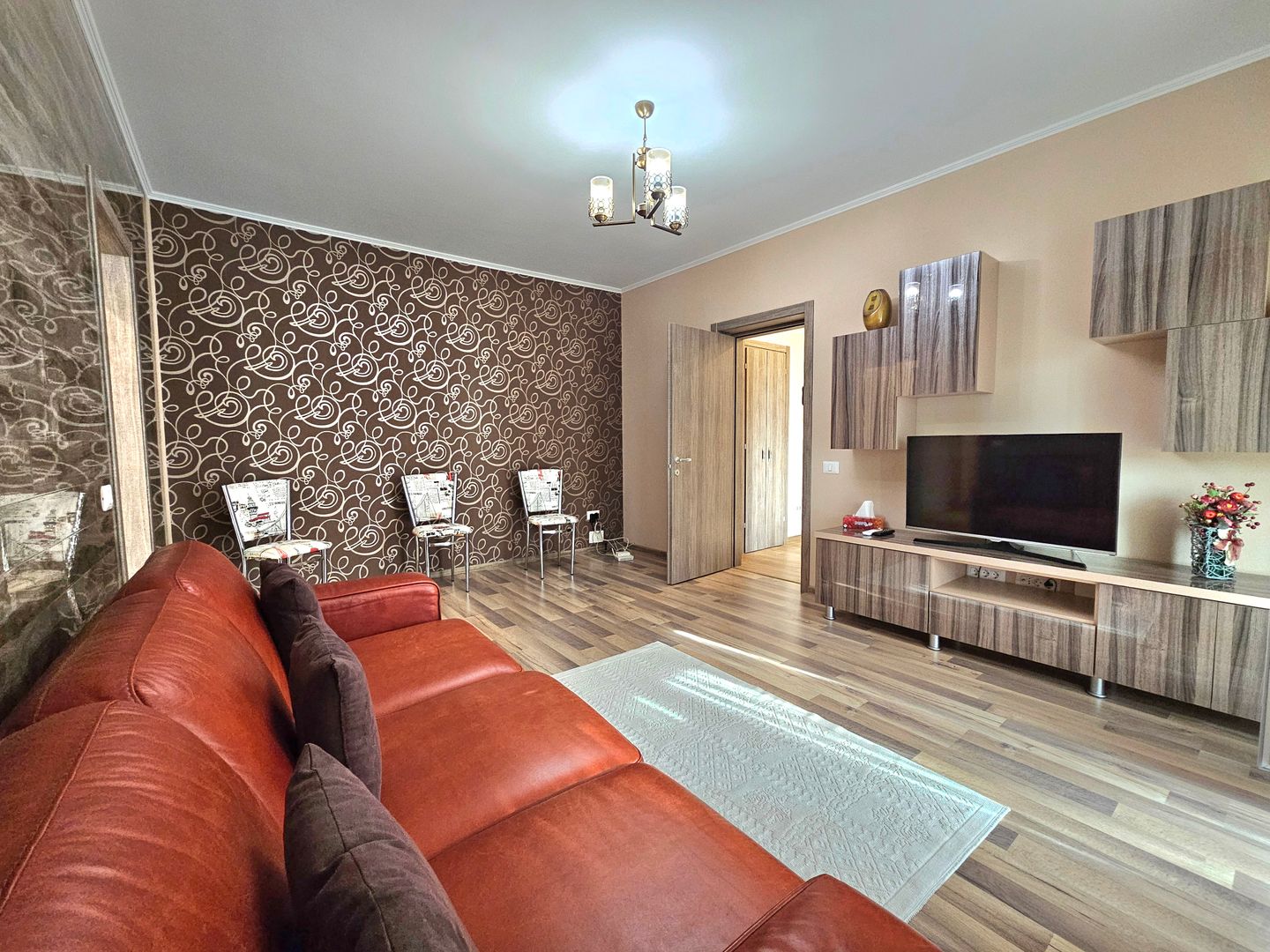 Apartament cu 2 camere de vânzare în zona Dacia Constanta renovat - Poză 2