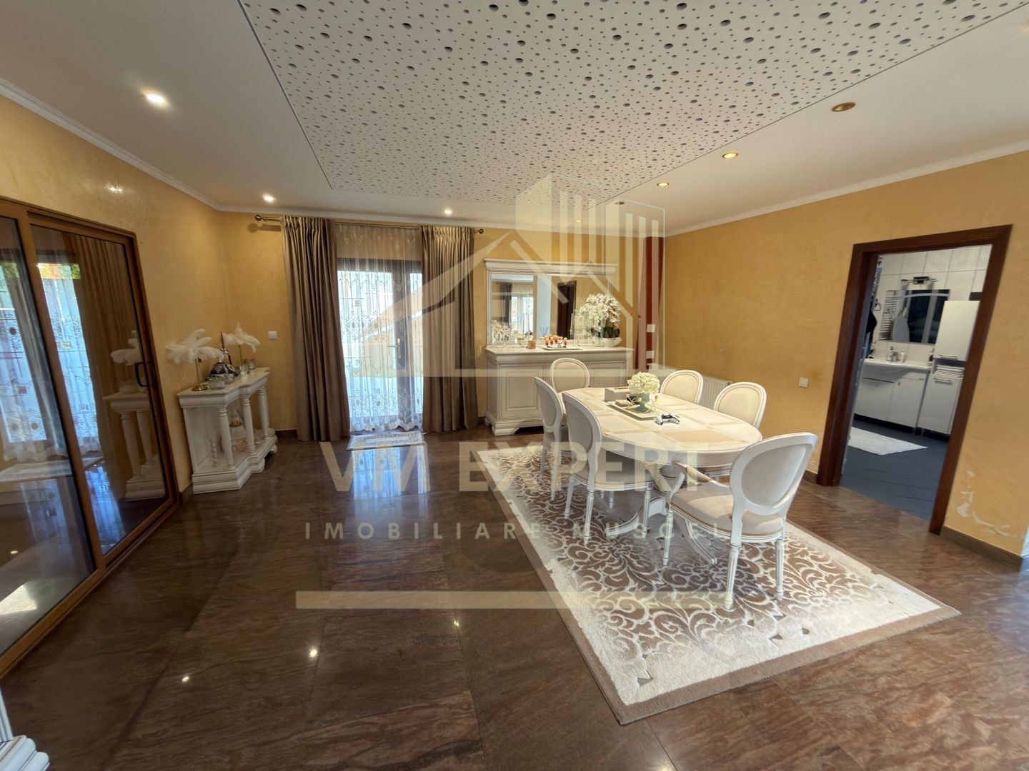 CASĂ 5 CAMERE TEREN 1600 MP CAMPULUNG - Poză 16
