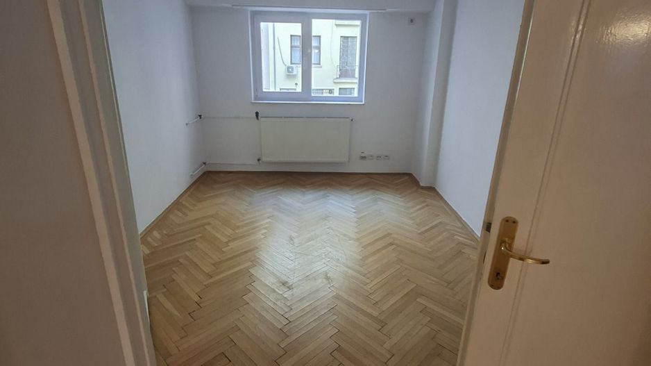 Apartament de inchiriat 3 camere Ultracentral Metrou Universitate L349 - Poză 2