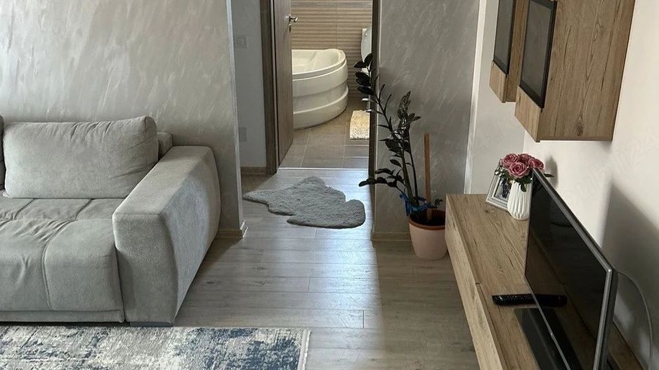 BRASADAS vinde ap 2 cam etaj 3 cu PARCARE Odobescu. - Poză 2