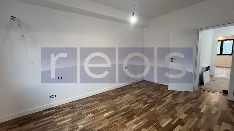 De Vânzare Vilă /Casa - Zona Vatra Luminoasă | Spațiu Generos 257 mp-7 camere - Poză 4