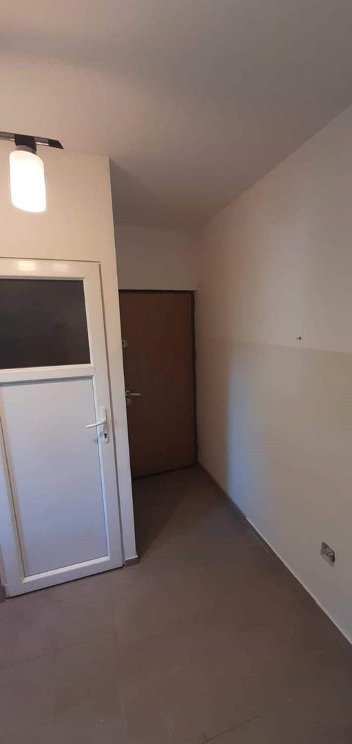 Garsoniera complet restaurata - Poză 5