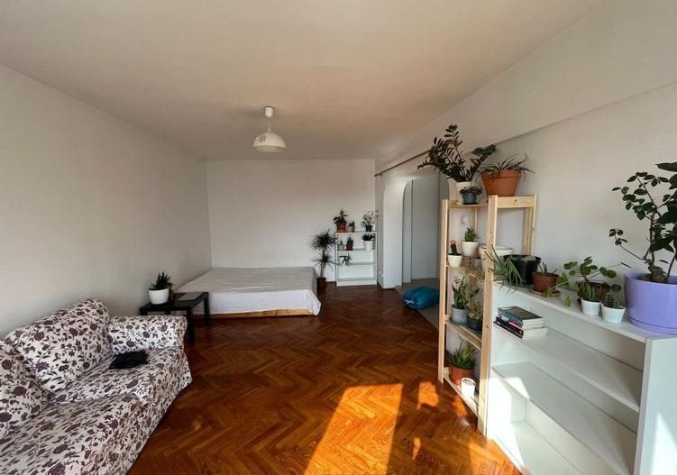 Garsonieră spațioasă, open space, balcon mare, Dorobanți – 3 min ASE - Poză 1