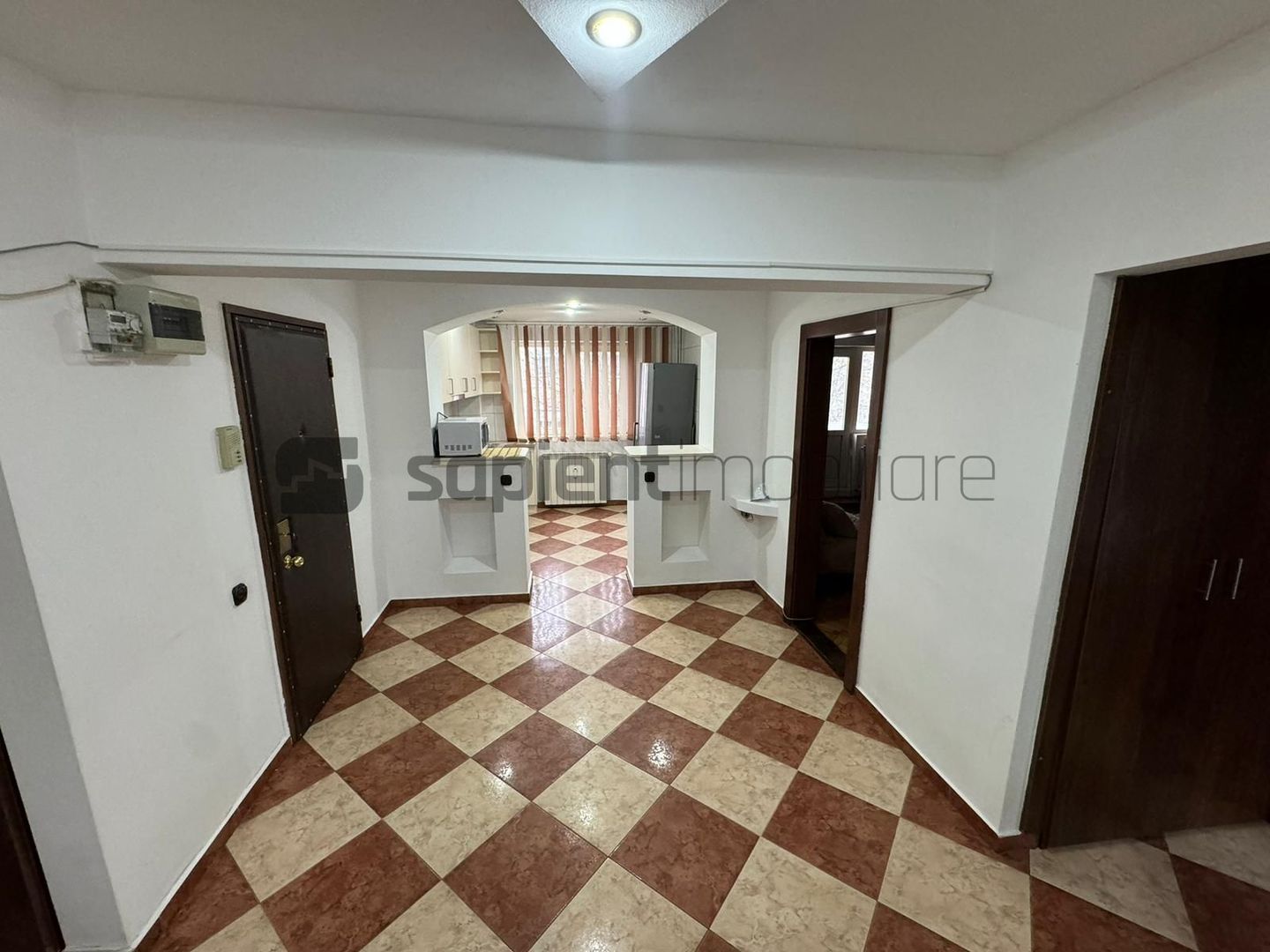 Apartament cu 4 camere in Nufarul - Poză 5