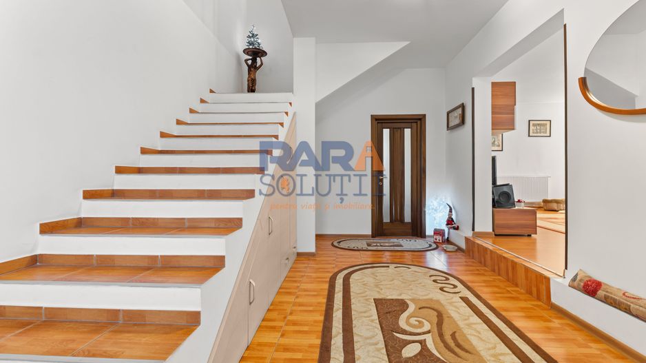 Casă cu 3 dormitoare și 2600 mp teren - Poză 3