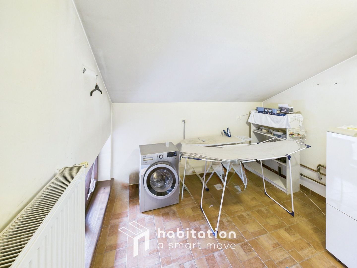 Oază de liniște: vilă spațioasǎ cu grădină matură superbă si  2 garaje - Poză 31