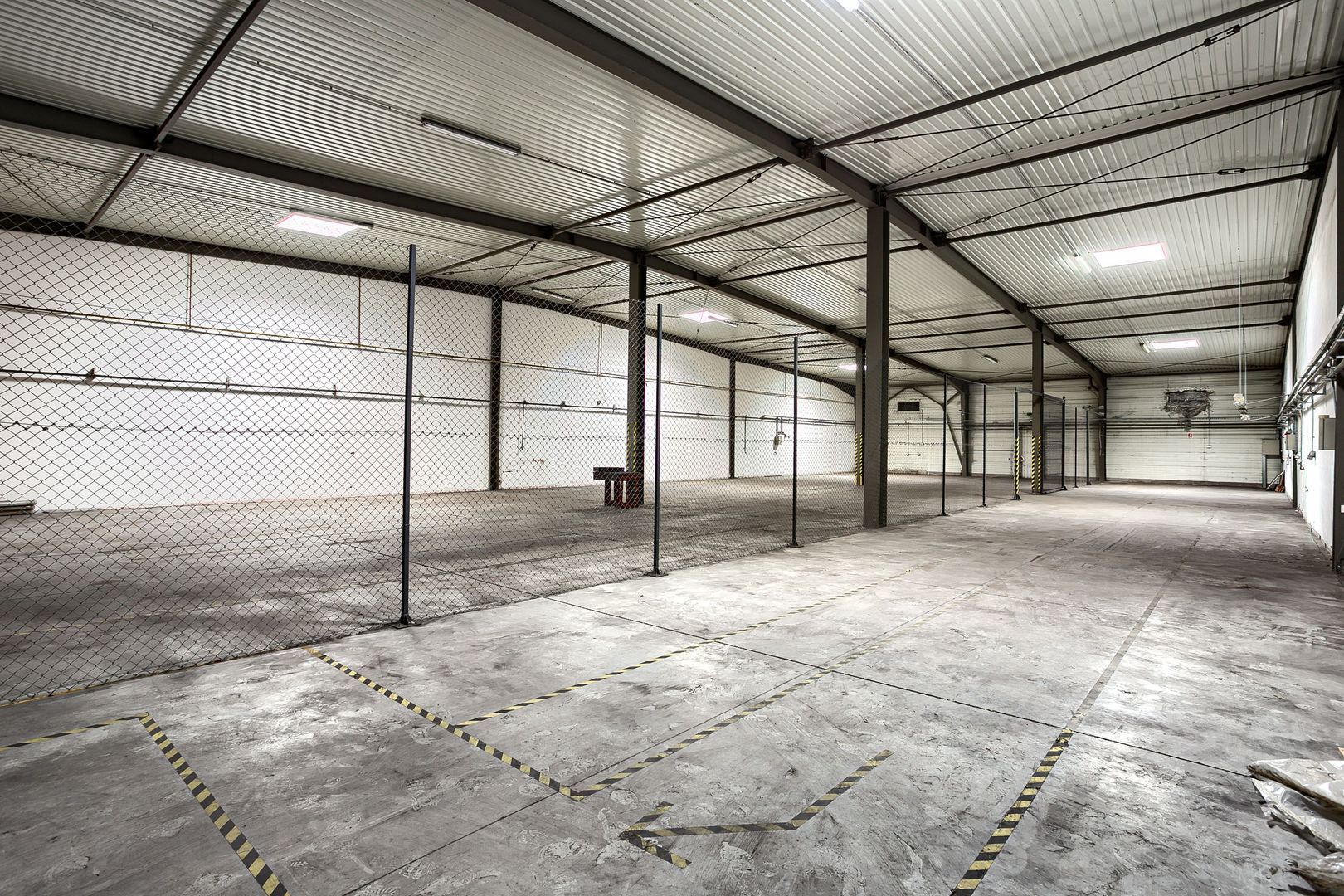 Hală Arad 883 mp - Poză 1