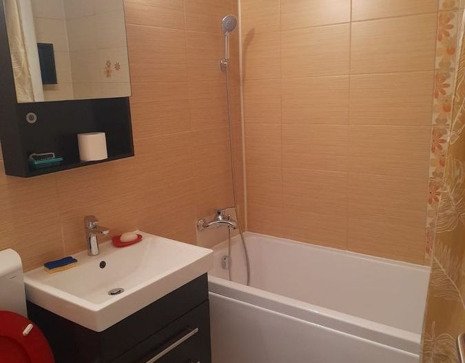 inchiriem apartament 3 camere dristor - Poză 9