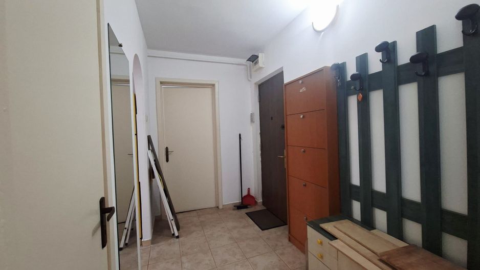 Apartament cu 3 camere, zona Piața Astra, etaj 1 - Poză 5