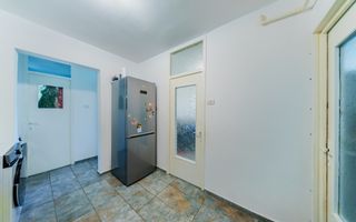 Apartament 2 camere, zona 300, decomandat, etaj 1 - Poză 4