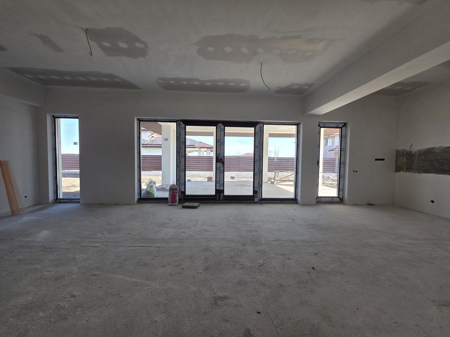 Casa in regim P+1ER de vanzare in Baltoesti - Poză 3