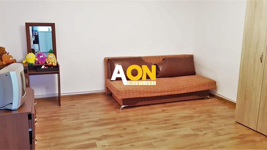 Casa de inchiriat, 2 camere, 250 mp teren, curte comuna, zona Centru - Poză 8