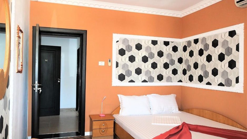 Mamaia Nord - Langa Mare, pensiune la cheie, 11 camere, 9 bai! - Poză 61