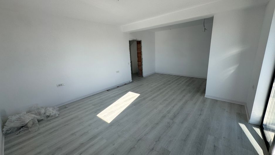 Vila 5 camere Otopeni Central-bucatarie si finisaje incluse - Poză 18