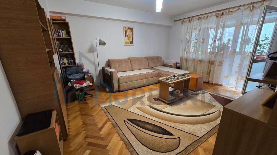 Vând apartament spațios 64 mp, 2 camere, decomandat, Iaşi, Bd.Poitiers - Poză 1