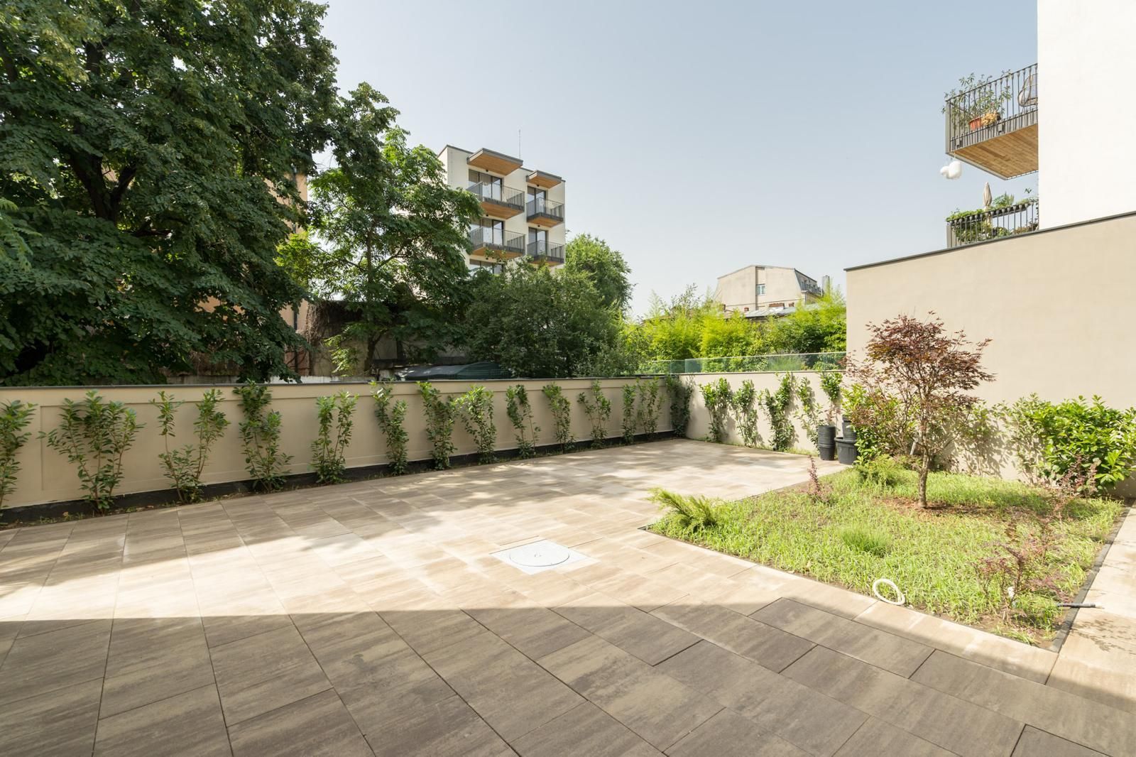 O BIJUTERIE ASCUNSA IN CENTRUL BUCURESTIULUI - Poză 13