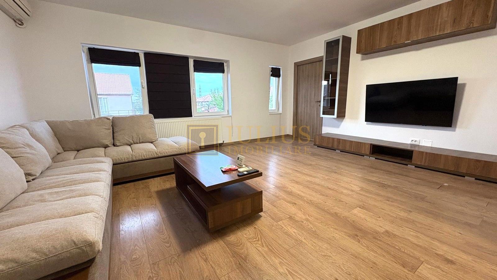 Apartament la curte, 2 băi, loc de parcare, zona linistita, dressing - Poză 1