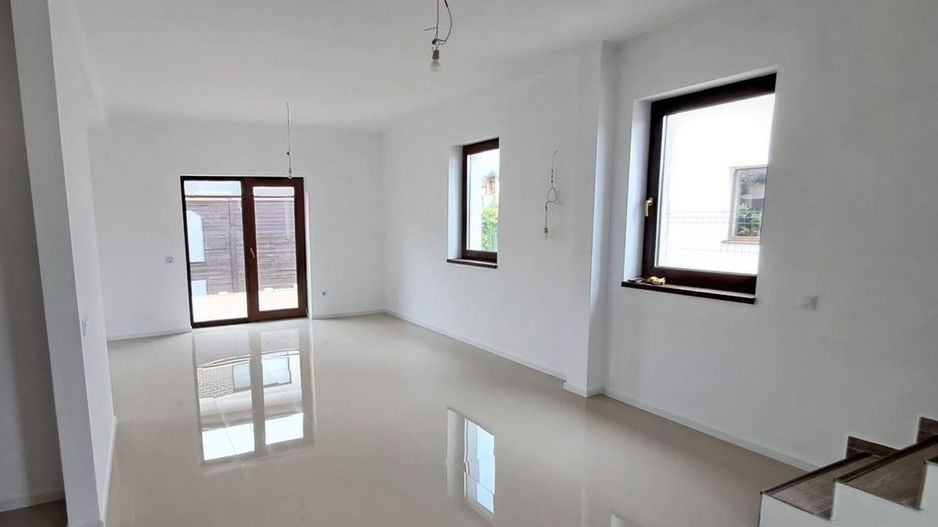 Vila nou P+1 | De vanzare | 4 camere | Otopeni-Odaile - Poză 3