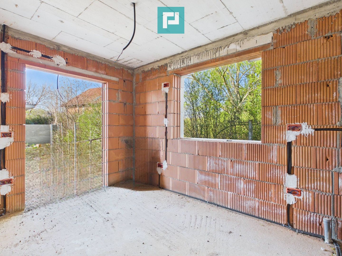 Casă individuală la cheie in Utvin - Poză 3