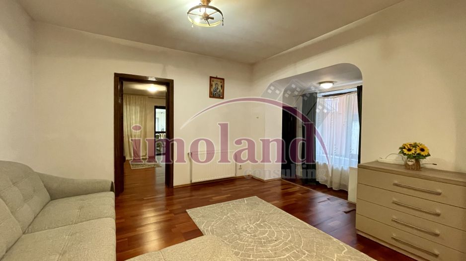Casă parter 123 mp, complet renovată, curte generoasă, teren 400 mp - Giulesti - Poză 12