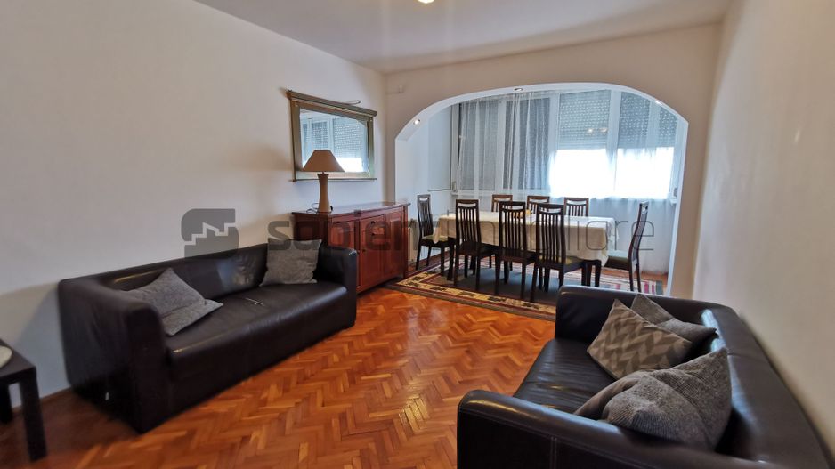 De închiriat apartament cu 4 camere, Bd. Decebal - Poză 1