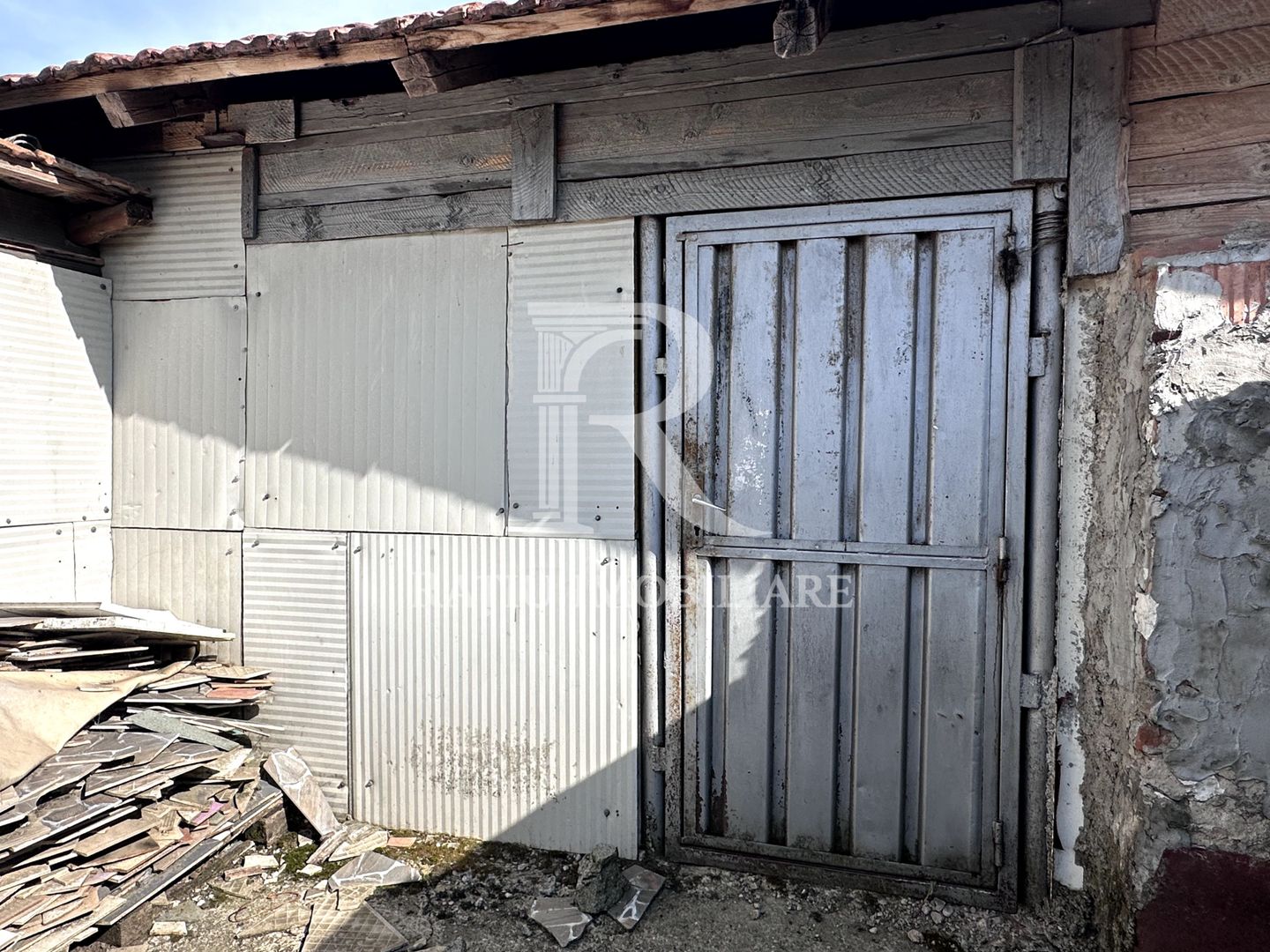 Casa cu anexe si pivniță | Teren intravilan generos | Sannicolau Roman - Poză 16