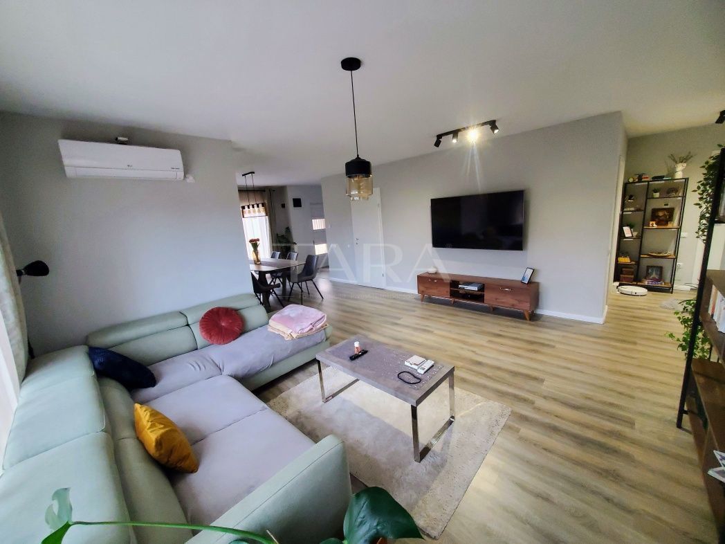 Vanzare casa individuala la cheie, la 10 minute de centrul orasului. - Poză 1