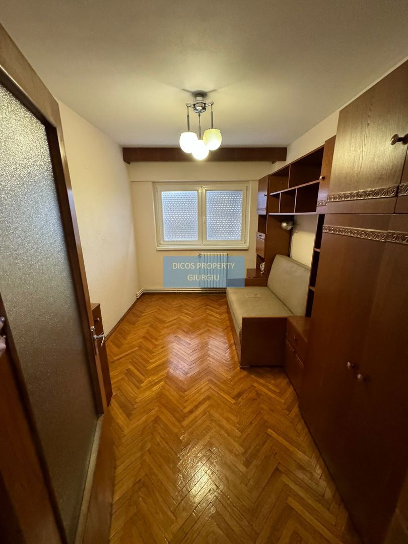 De vanzare apartament 3 camere - Poză 8