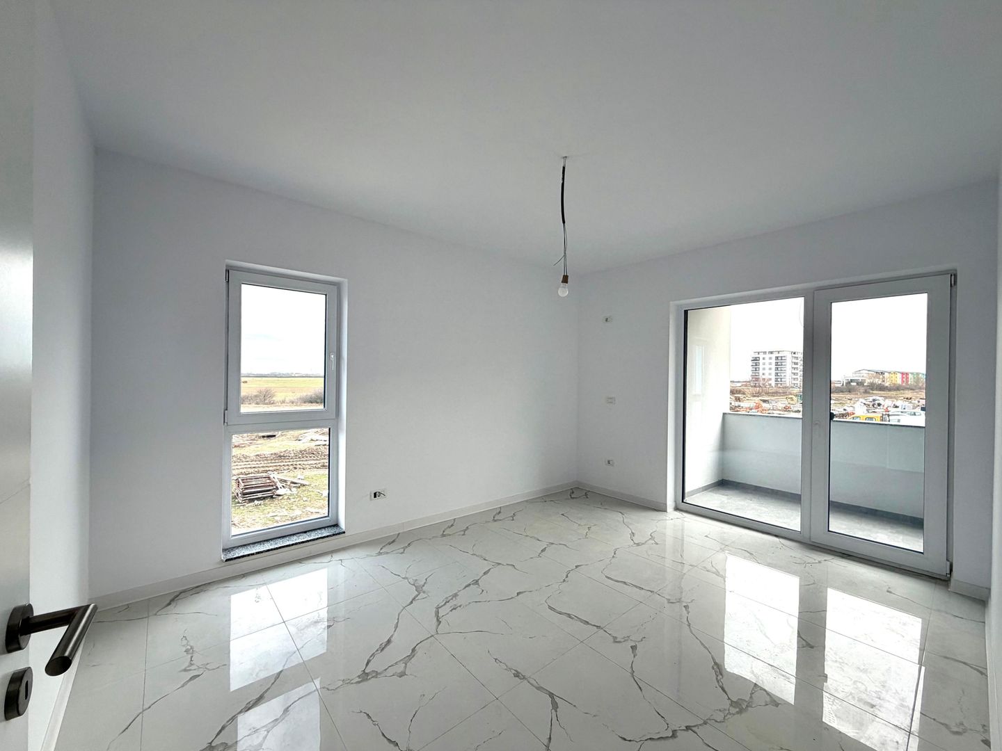 Apartament cu 3 camere  - 1850e/mp - Zona Hotel IQ - Giroc - Poză 1