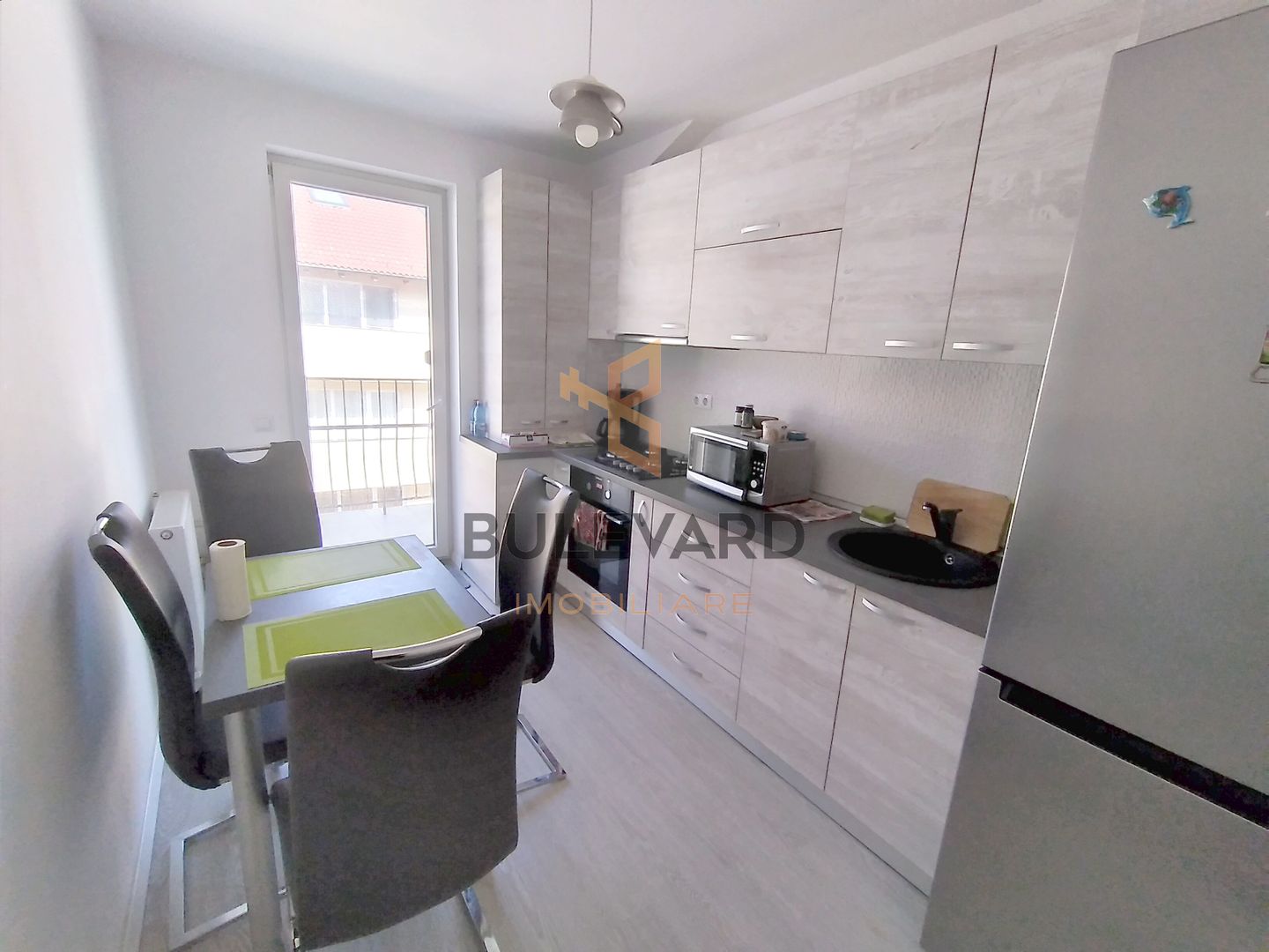 Apartament cu 2 camere decomandate, zona strazii Florilor! - Poză 6