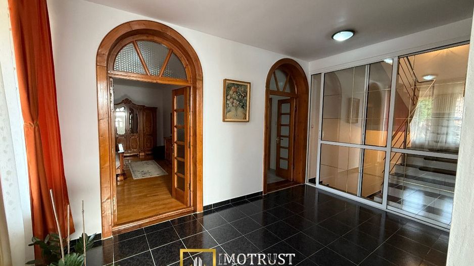 🏡 VILA DEOSEBITĂ DE VÂNZARE ÎN ARAD – ZONA CENTRALĂ - Poză 8