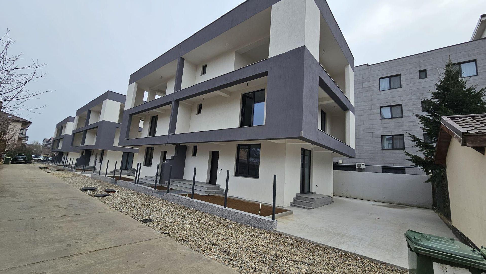 CASA DUPLEX - TOATE UTILITATILE, STRADA ASFALTATA, ACTE GATA, COMIS 0% - Poză 2