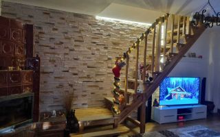 Casă Spațioasă cu Garaj și Mansardă – Gruia - Poză 2