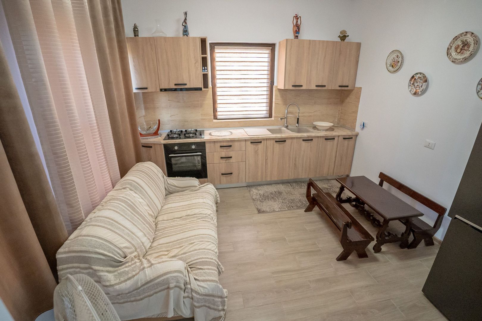 Casă de vânzare Furceni – 7 camere, teren 8.000 m - Poză 10