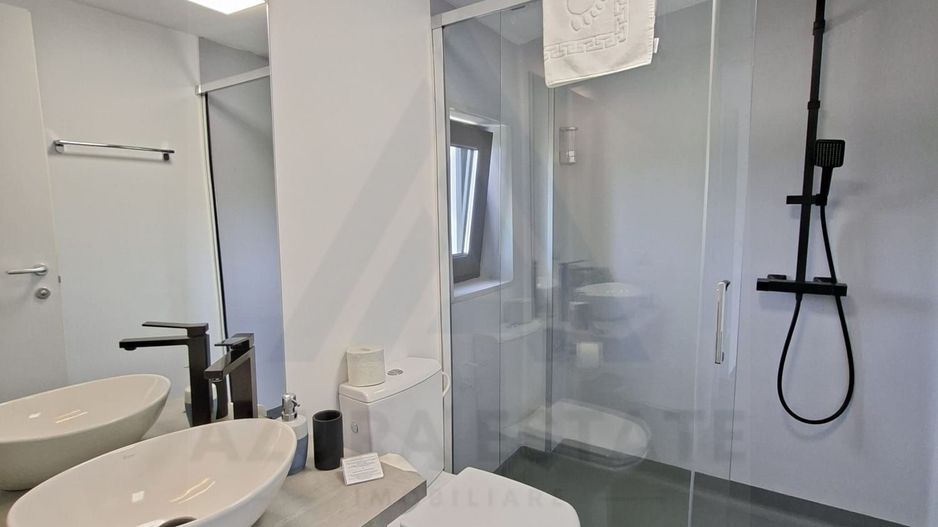 Pensiune 600 mp an 2023 si casa 130 mp teren 4600 mp zona V. Avrigului - Poză 6